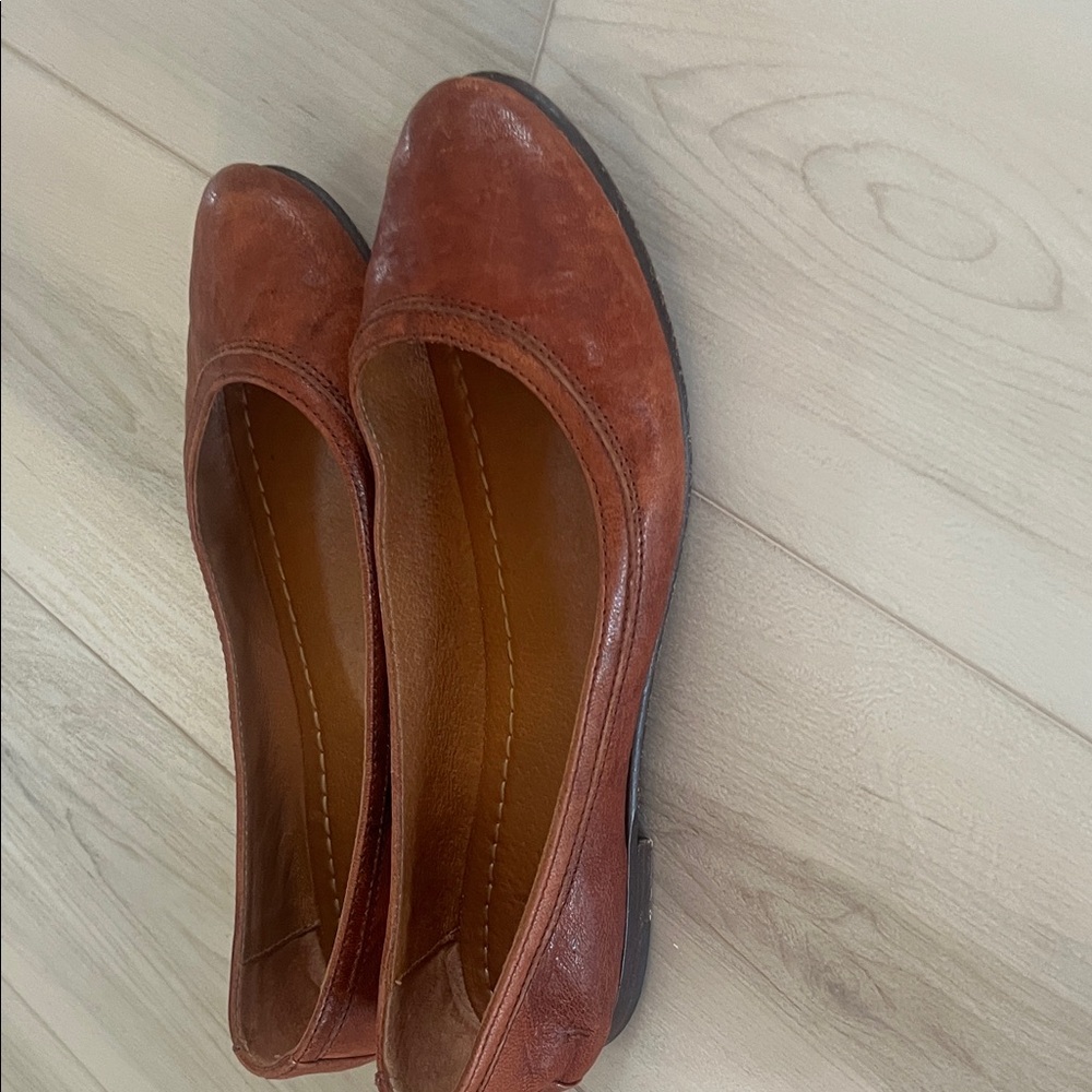 FRYE AND CO. Brown Flats - Picture 7 of 11